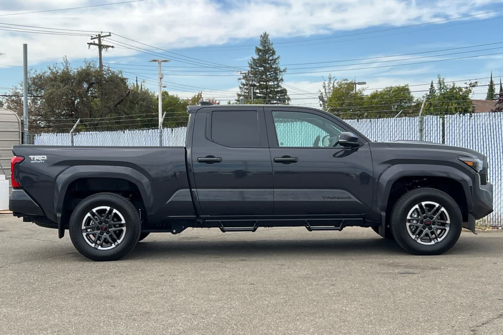 Certified 2025 Toyota Tacoma TRD Sport w/ TRD Sport Premium Package AWD/4WD image 6