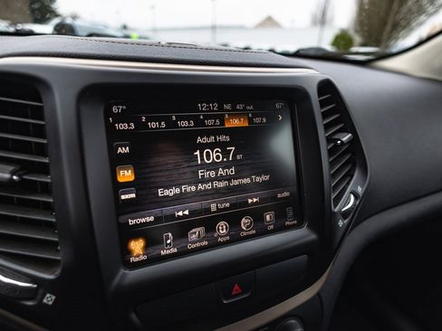 Used 2015 Jeep Cherokee Limited image 14