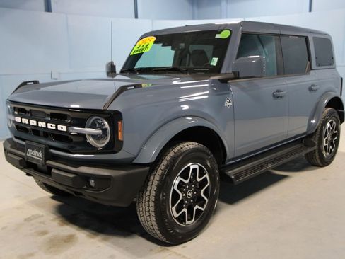 Used 2025 Ford Bronco Outer Banks image 26