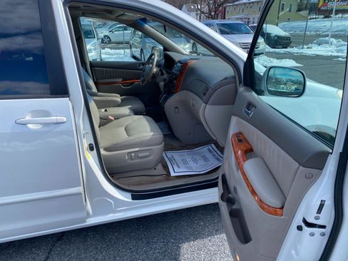 Used 2007 Toyota Sienna XLE Limited image 14