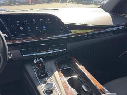 Used 2022 Cadillac Escalade Premium Luxury image 12