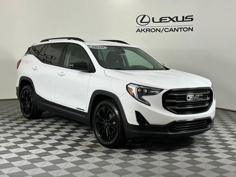 Used 2020 GMC Terrain SLE w/ Driver Convenience Package FWD image 2