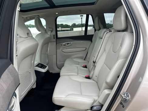Certified 2023 Volvo XC90 B6 Plus AWD/4WD image 14