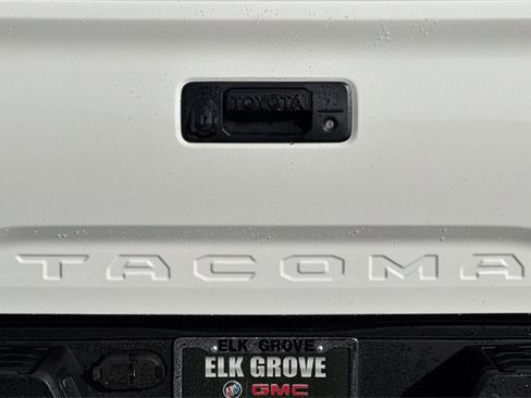 Used 2022 Toyota Tacoma Limited image 50