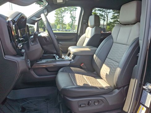 Certified 2024 Chevrolet Silverado 2500 ZR2 w/ Technology Package AWD/4WD image 11