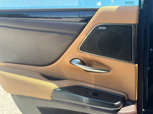 Used 2019 Lexus ES 350 w/ Accessory Package FWD image 15