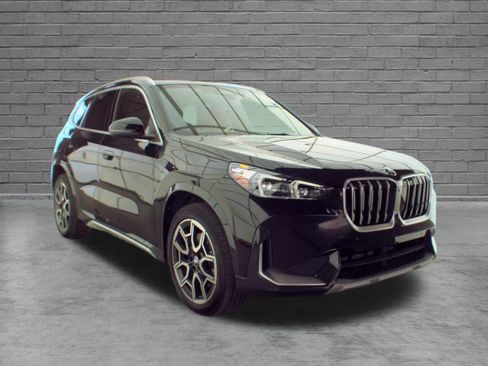 Used 2026 BMW X1 xDrive28i AWD/4WD image 3