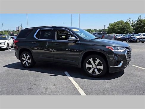 Used 2020 Chevrolet Traverse LT w/ LT Premium Package image 48