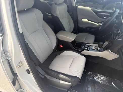 Used 2023 Subaru Forester AWD/4WD image 19