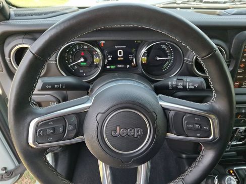 Certified 2023 Jeep Wrangler Unlimited Rubicon 4xe w/ Cold Weather Group AWD/4WD image 19