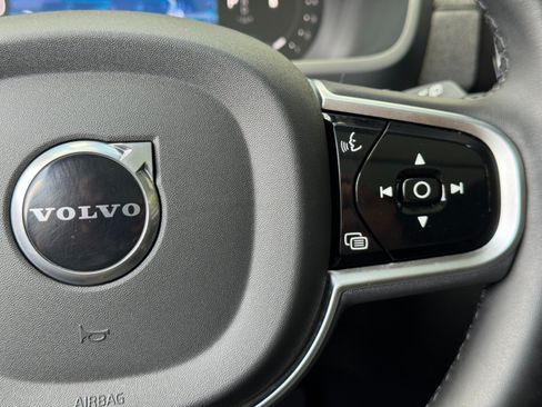 Used 2025 Volvo XC90 B5 Ultra w/ Protection Package Premier AWD/4WD image 24