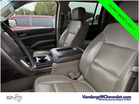 Used 2017 Chevrolet Suburban LT RWD image 18