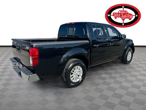 Used 2018 Nissan Frontier SV image 7