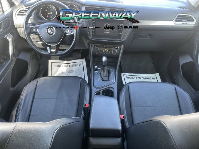 Used 2021 Volkswagen Tiguan SE w/ Panoramic Sunroof Package FWD image 12