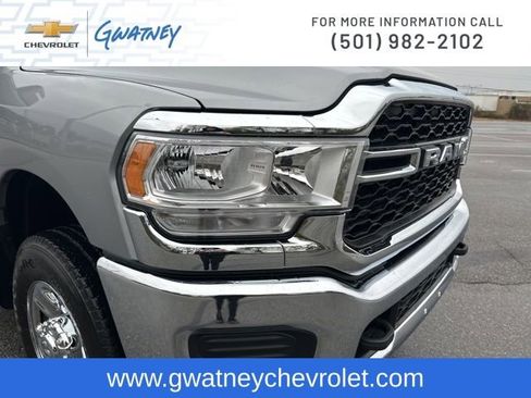 Used 2024 RAM 2500 Tradesman w/ Chrome Appearance Group image 13