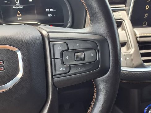 Used 2023 GMC Yukon AT4 w/ AT4 Premium Package AWD/4WD image 18