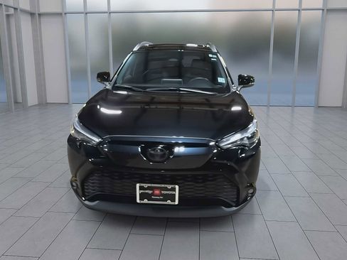 Used 2025 Toyota Corolla Cross AWD Hybrid w/ Convenience Package image 3