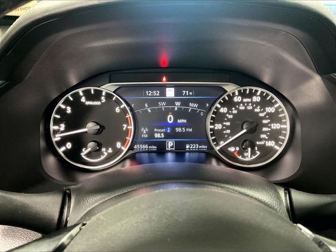 Used 2024 Nissan Altima 2.5 SV w/ SV Premium Package AWD/4WD image 25
