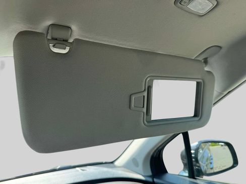 Used 2024 Kia Carnival EX FWD image 30