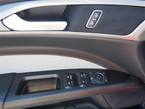 Used 2020 Ford Fusion SE w/ Equipment Group 151A image 20