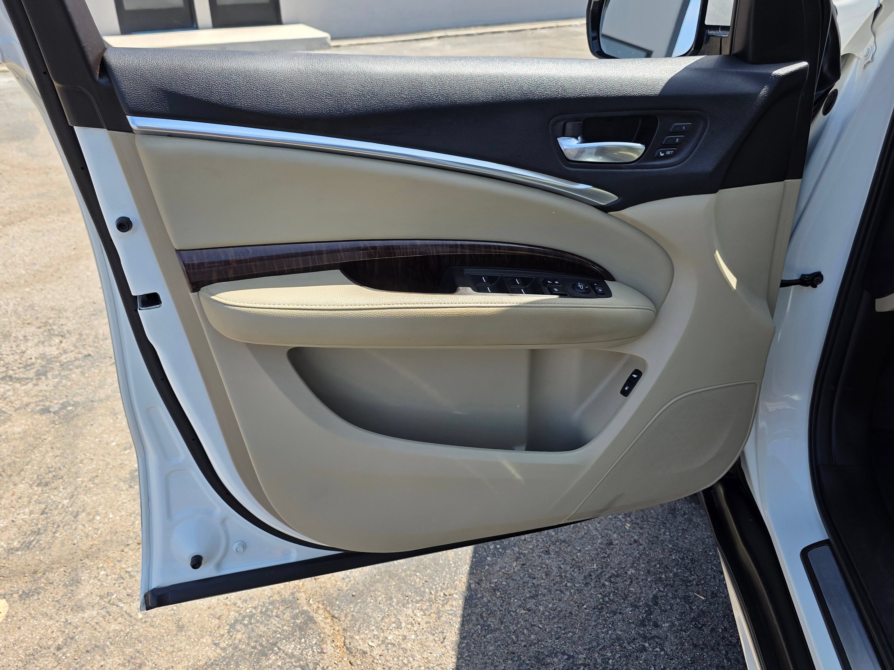 Used 2018 Acura MDX FWD image 25