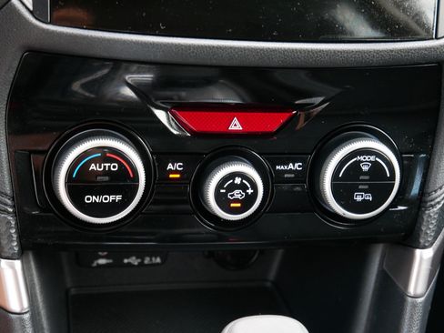 Used 2019 Subaru Forester Premium AWD/4WD image 23