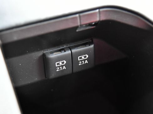 Used 2019 Toyota Camry XSE image 28