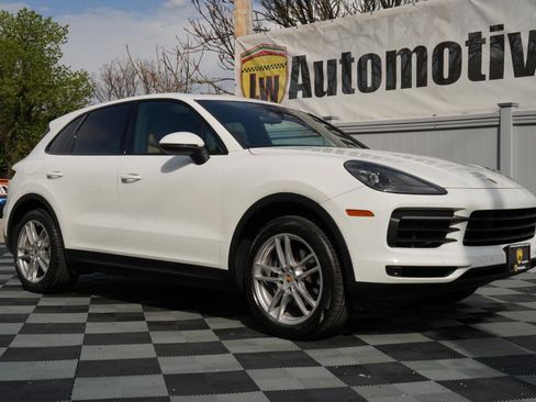Used 2020 Porsche Cayenne AWD/4WD image 3