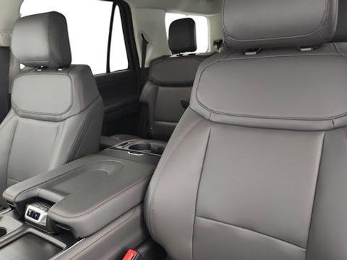 New 2025 Ford Expedition Active image 9