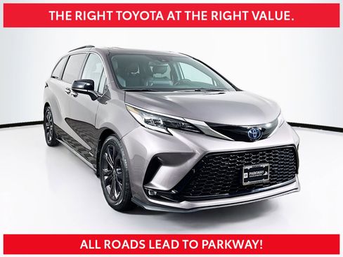 Certified 2021 Toyota Sienna XSE w/ XSE Plus Package FWD image 1