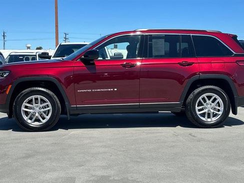 Used 2025 Jeep Grand Cherokee Laredo X w/ Luxury Tech Group I AWD/4WD image 6