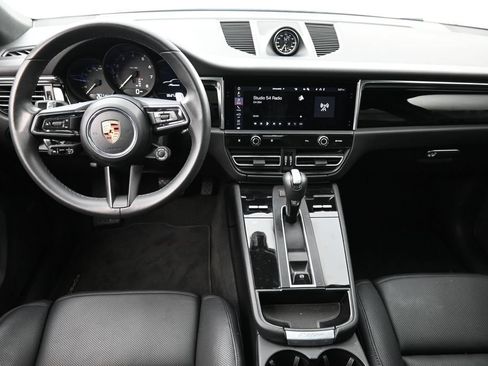Certified 2026 Porsche Macan AWD/4WD image 6
