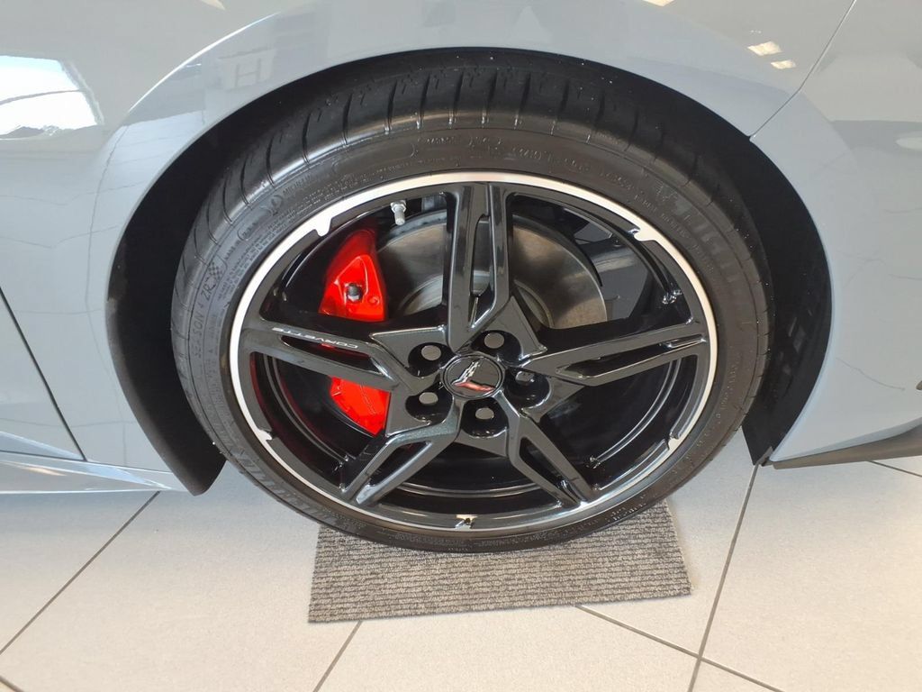 Used 2025 Chevrolet Corvette Stingray Preferred Cpe w/ Battery Protection Package RWD image 8