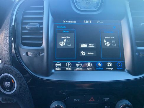 Used 2018 Chrysler 300 S RWD image 19