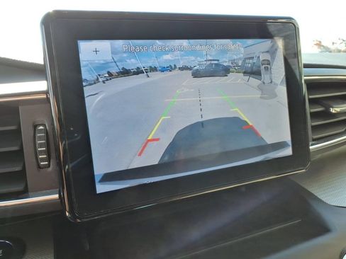 Used 2020 Ford Explorer XLT w/ Equipment Group 202A AWD/4WD image 14