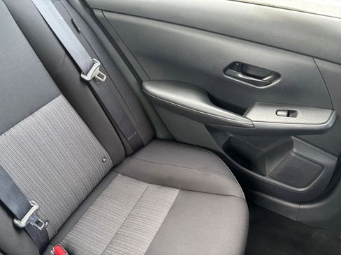 Used 2025 Nissan Sentra SV FWD image 35