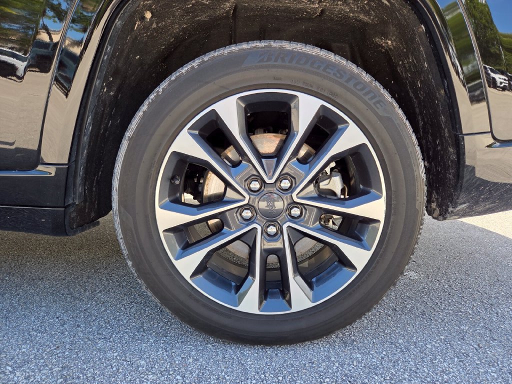Used 2023 Jeep Grand Cherokee L Overland AWD/4WD image 22