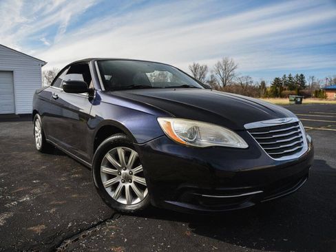 Used 2012 Chrysler 200 Touring FWD image 27
