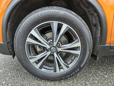 Used 2019 Nissan Rogue SV w/ Sun & Sound Touring Package image 19