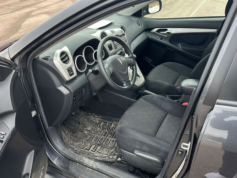 Used 2010 Pontiac Vibe w/ Preferred Package image 9