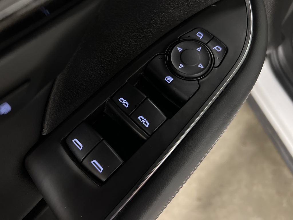 Certified 2023 Buick Envision Essence w/ Sport Touring Package AWD/4WD image 16