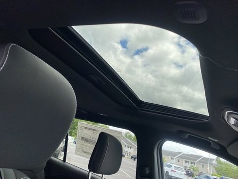 New 2025 Jeep Grand Cherokee L Laredo w/ Luxury Tech Group I image 30