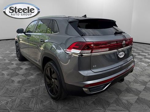 Used 2024 Volkswagen Atlas Cross Sport SE FWD image 3