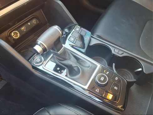 Used 2023 Kia Sportage EX image 13