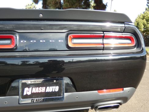 Used 2017 Dodge Challenger R/T Scat Pack w/ Dynamics Package image 9