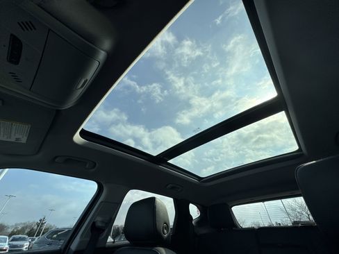 Certified 2023 Chevrolet Blazer LT w/ LPO, Black Grille Bar Package image 19