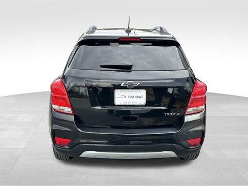 Used 2019 Chevrolet Trax LT w/ LT Convenience Package image 4