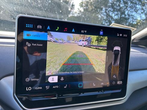 Certified 2025 Volkswagen ID.4 Pro image 28