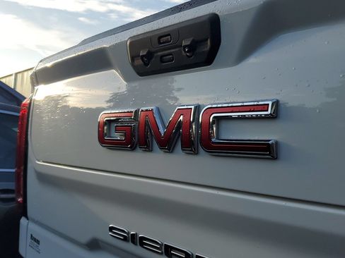 Used 2024 GMC Sierra 1500 SLT w/ SLT Premium Package AWD/4WD image 6