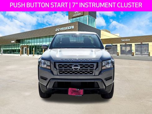 Used 2024 Nissan Frontier SV image 2